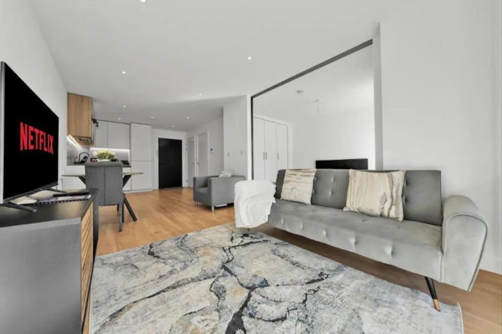 דירות לונדון Deluxe 1 Bed In Colindale Wembley With Freewifitv מראה חיצוני תמונה